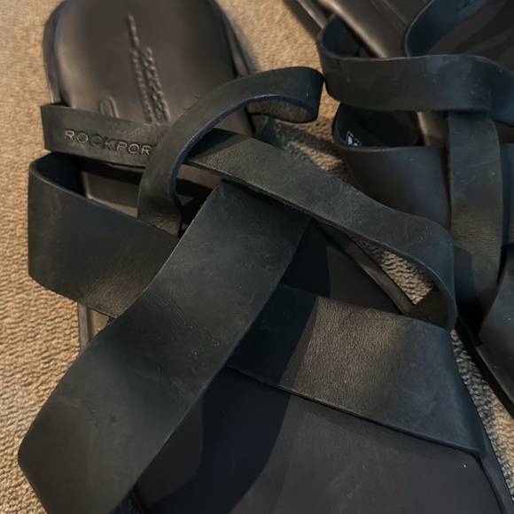 Men’s Rockport Black Leather Slip On Flip Flops Sandals Size 11 (TD) - Picture 2 of 6